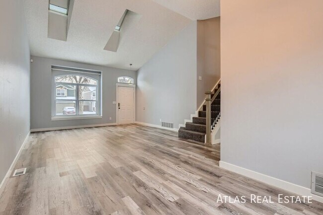 Building Photo - 8750 Boxelder Dr