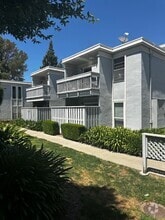 Building Photo - 945 Bancroft Rd