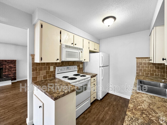 Building Photo - 1227 E 29th Ave