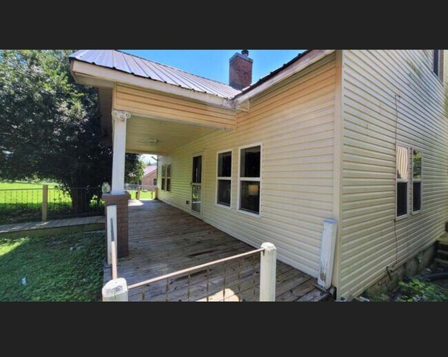 Building Photo - 627 Jennings Creek Hwy