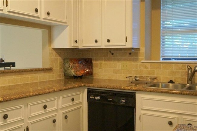 Building Photo - 111 N Deerfoot Cir