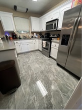 Building Photo - 1011 Cornell Dr