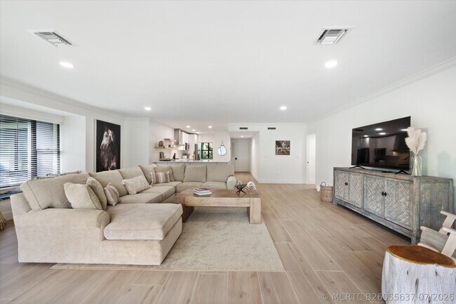 Building Photo - 2810 Polo Island Dr