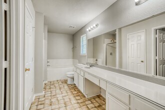 Building Photo - 9342 Bowmore Ct
