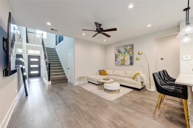 Foto del edificio - 16602 Oasis Mdw Ln