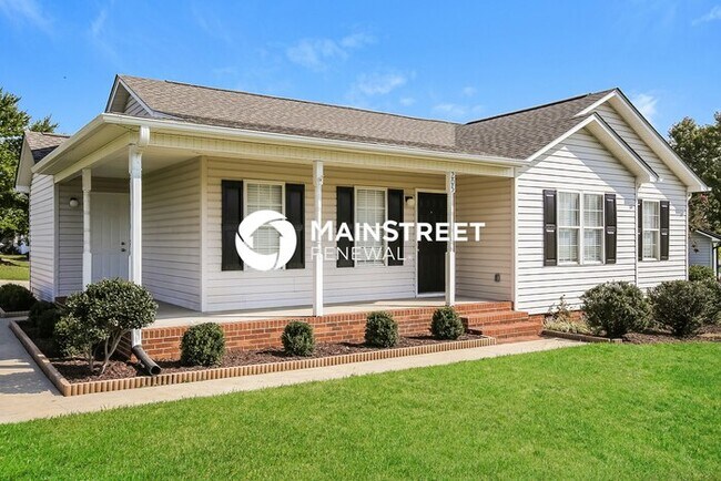 Foto del edificio - 3 Bedroom Pet-Friendly Home in THOMASVILLE, NC with Main Street Renewal