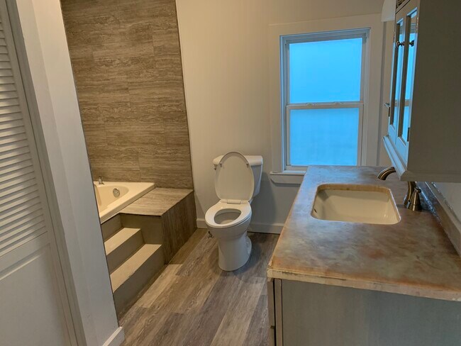 2nd Bathroom - 1207 W Jackson St