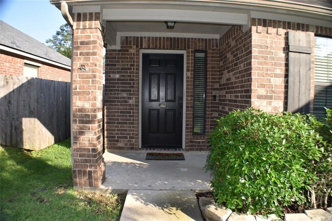 Building Photo - 2602 Lexington Park Dr
