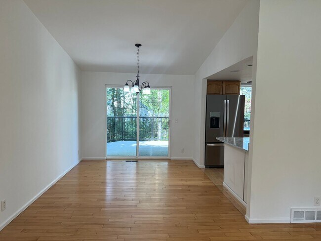 Foto del edificio - 4bd/2.75ba Bellevue Home
