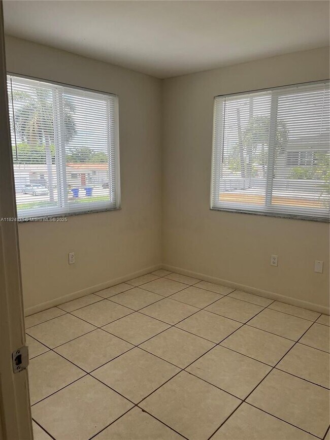 Foto del edificio - 1419 SW 22nd Ave