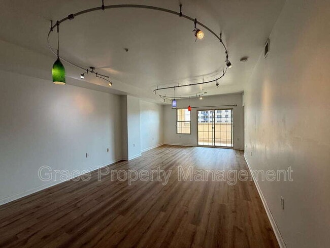 Building Photo - 925 Lincoln St
