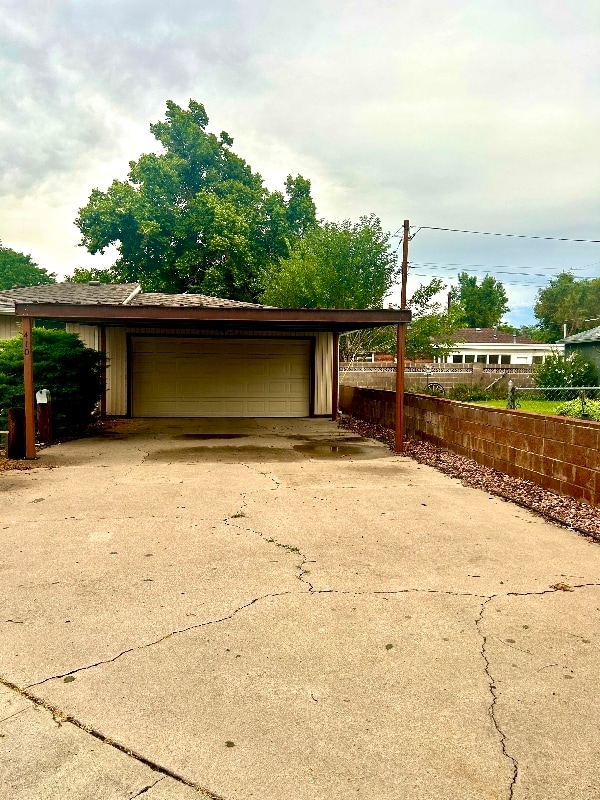 Building Photo - 410 Kenwood Dr