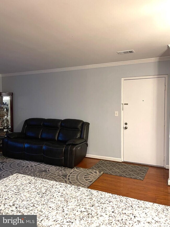 Building Photo - 8201 Whispering Oaks Way