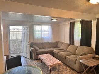 Building Photo - 233 Ululani St