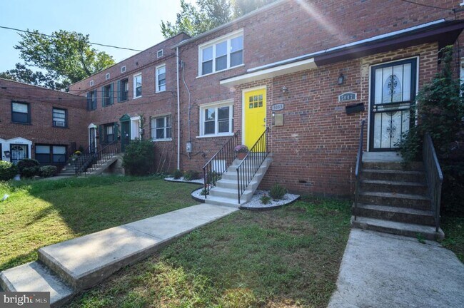 Building Photo - 5053 Sheriff Rd NE