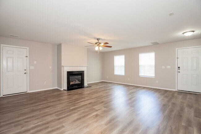 Foto del edificio - 8126 Rosberg Ln
