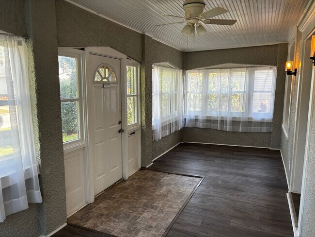 Building Photo - Spacious Updated Home with 2-car garage by...