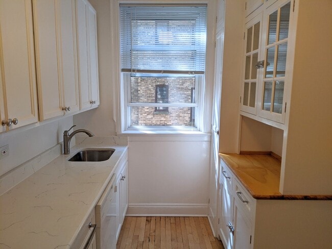 Building Photo - 1139 Maple Ave