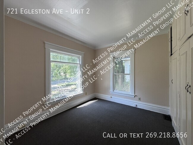 Foto del edificio - 721 Egleston Ave