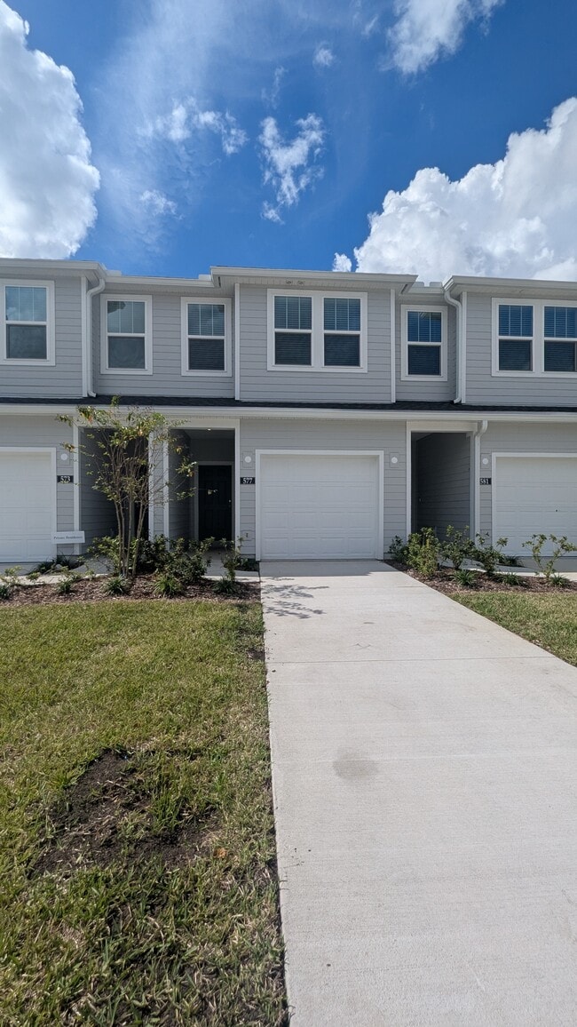 Building Photo - 577 Holly Lakes Dr