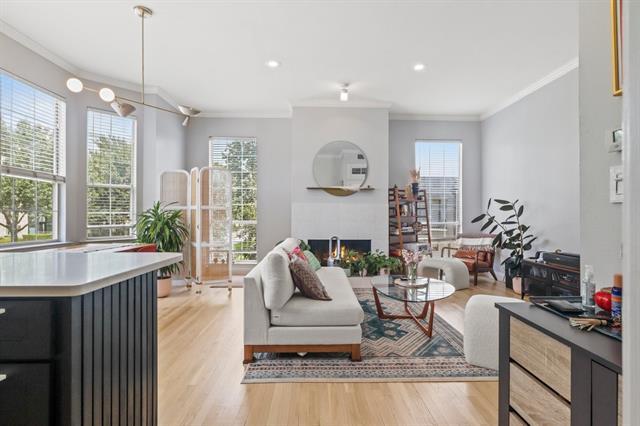 Foto del edificio - 4106 Newton Ave