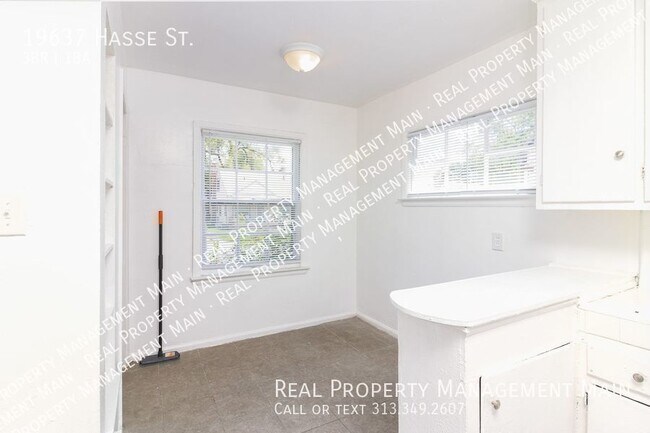 Building Photo - 3 Bed 1 Bath on Hasse
