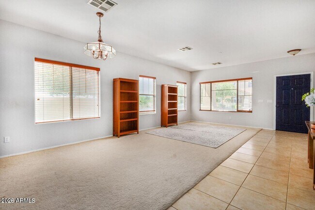 Foto del edificio - 939 E Sourwood Dr