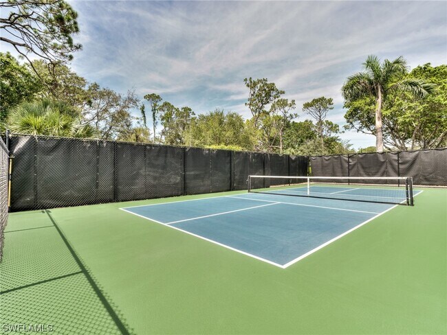 Foto del edificio - 15425 Cedarwood Ln