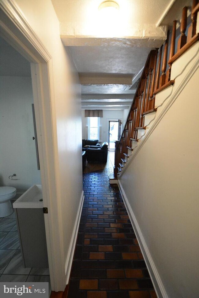 Foto del edificio - 1807 Lovering Ave