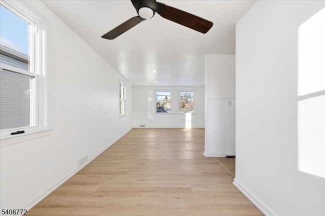 Foto del edificio - 88 Mitchell St