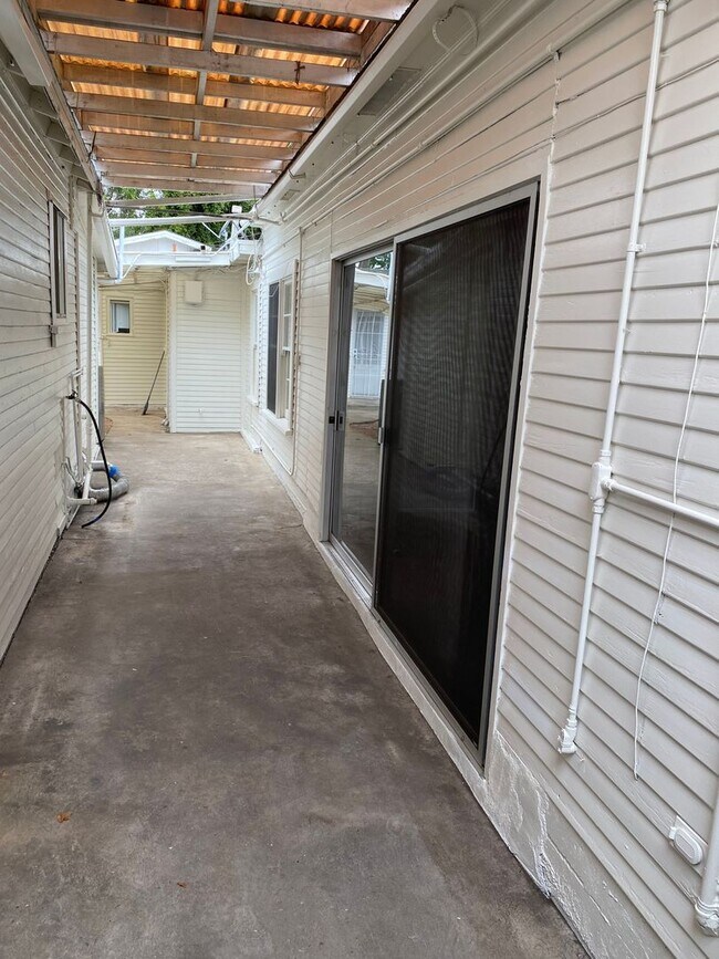 Foto del edificio - Charming House with Back Yard by Manzanita...