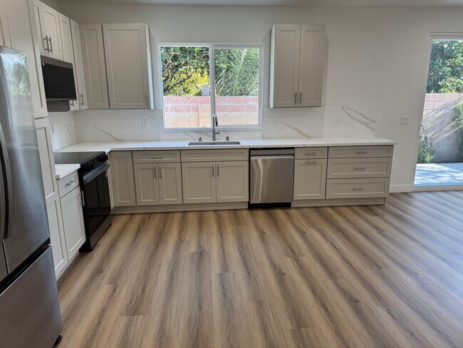 Foto del edificio - 15920 Eccles St