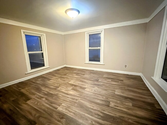 Building Photo - 419 Chestnut St