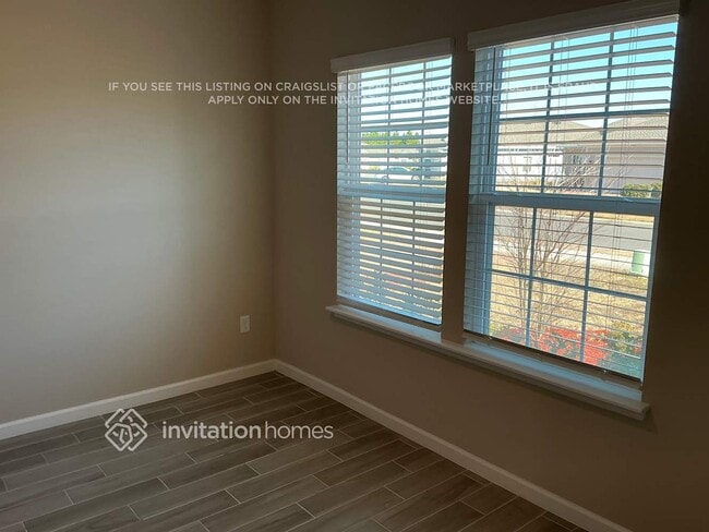 Building Photo - 9440 Lovage Ln