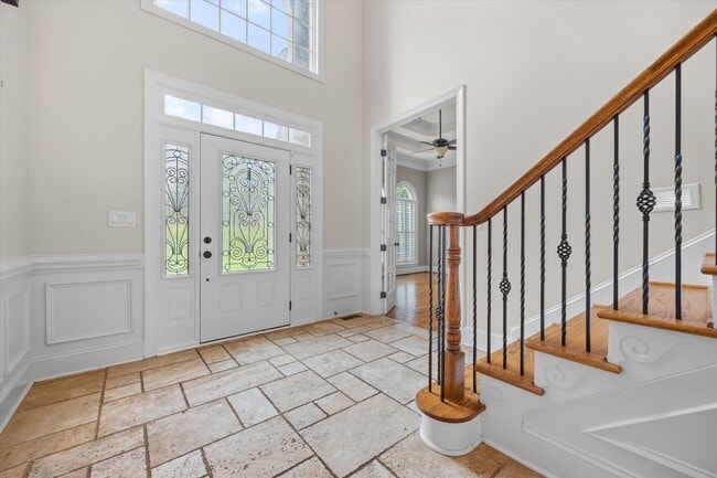 Building Photo - Stunning 4 bed, 4.5 bath Custom home in Ca...