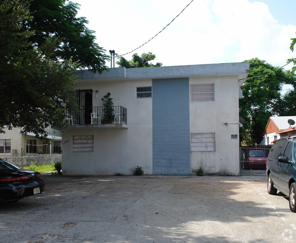 Primary Photo - 1626 SW 6th St
