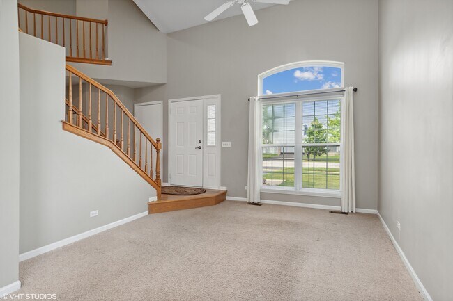 Building Photo - 2120 Periwinkle Ln