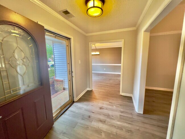 Building Photo - 545 Wilkes Cove