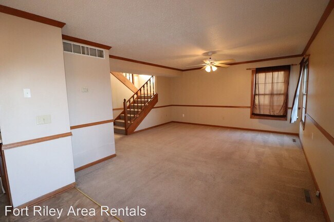 Building Photo - 3 br, 2.5 bath House - 309 Commanche Dr