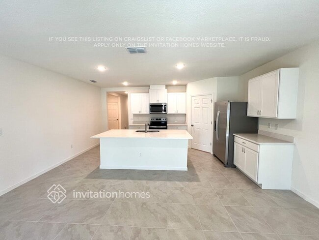 Building Photo - 534 SW Prima Vista Blvd