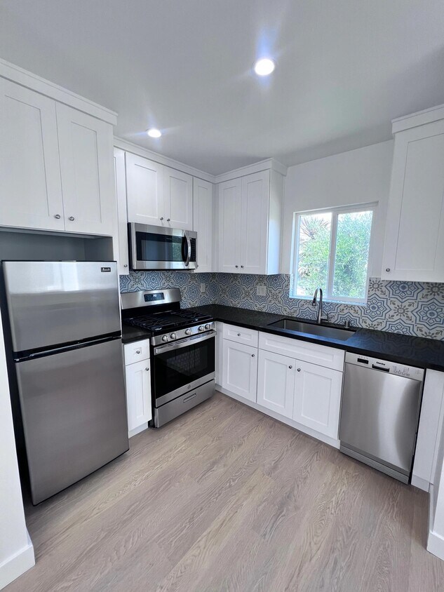 Primary Photo - 3920 W 27th St