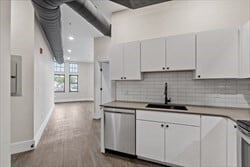 Building Photo - 409 Main St