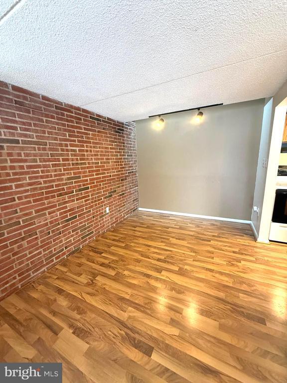 Foto del edificio - 1071 Lancaster Blvd