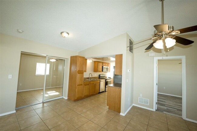 Building Photo - 207 Periwinkle Rd