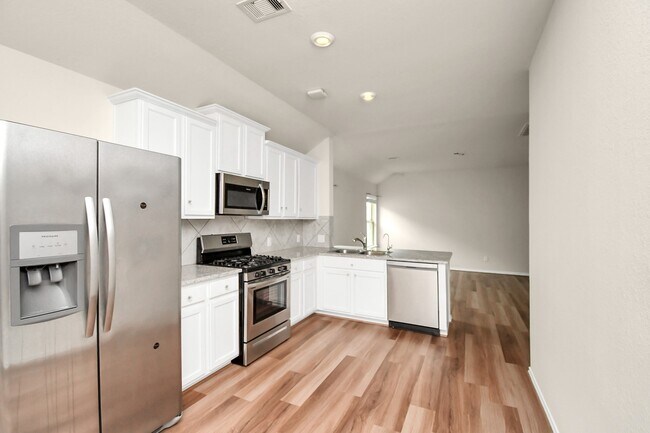 Foto del edificio - 25634 Royal Catchfly Rd