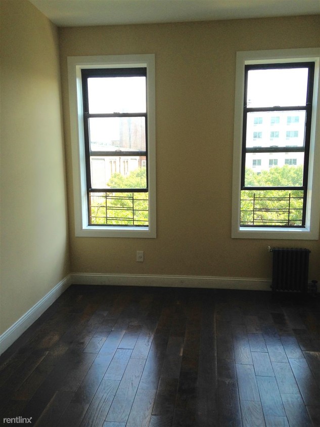 Primary Photo - 3 br, 1 bath Apartment - 1468 5th Ave