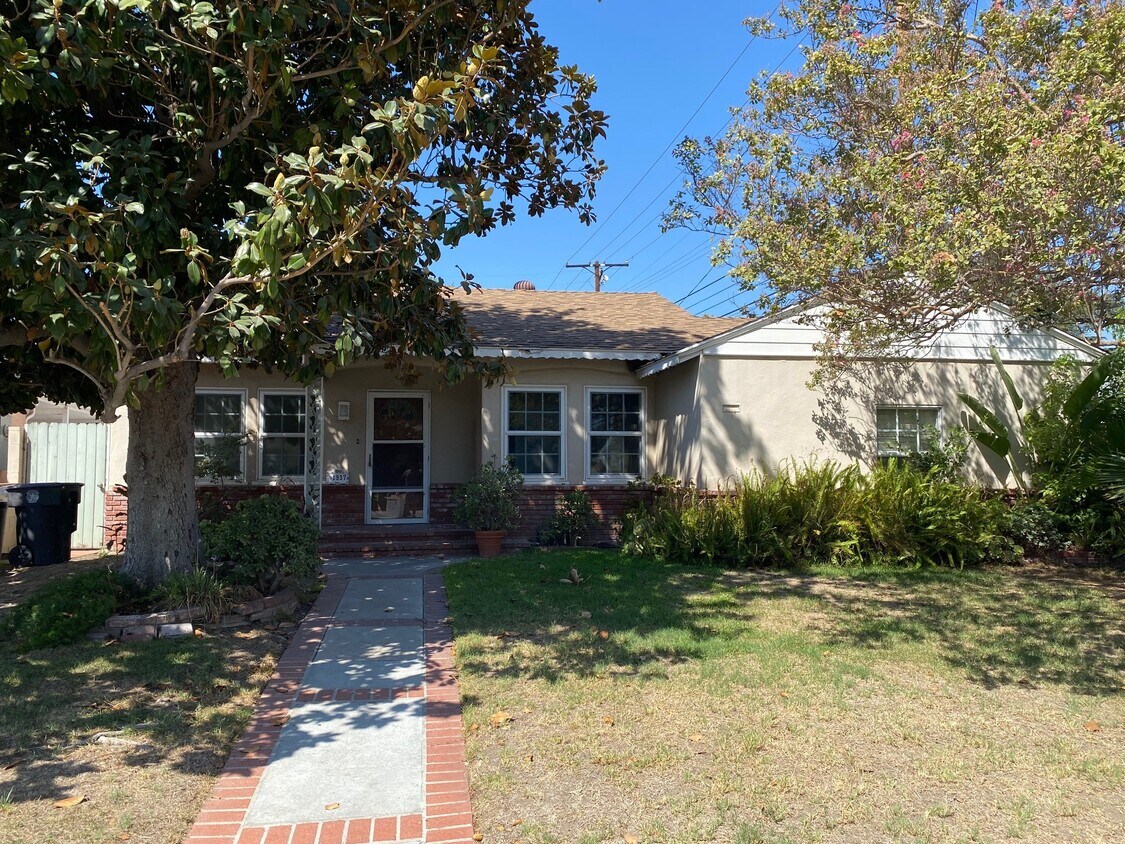 1937 N Screenland Dr, Burbank, CA 91505 House Rental in Burbank, CA