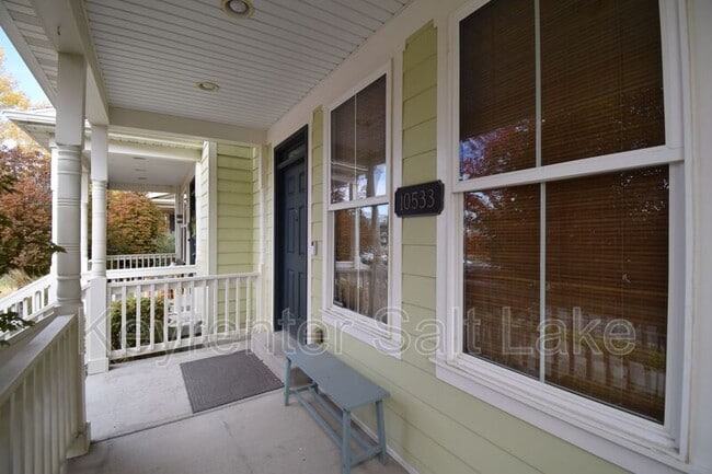 Foto del edificio - 10533 S Oquirrh Lk Rd