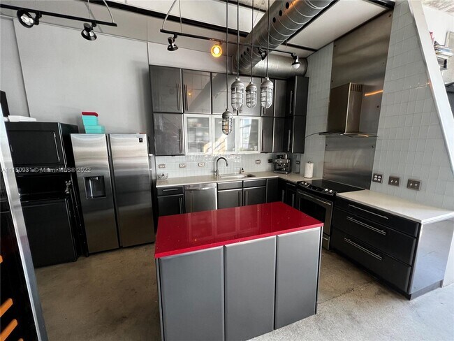 Foto del edificio - 250 NW 23rd St