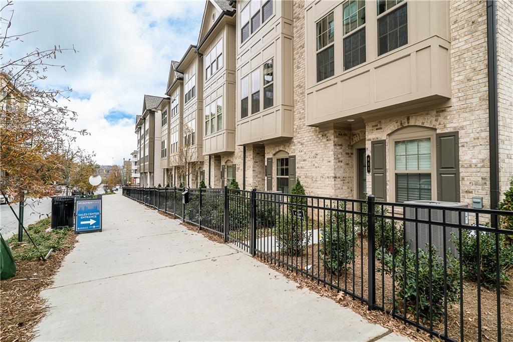 Primary Photo - 603 Broadview Pl NE